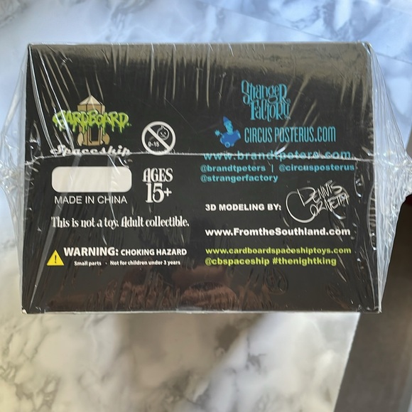 Brandt peters Candy Corn NIGHT KING 8" vinyl figure from Cardboard Space… - Picture 3 of 8